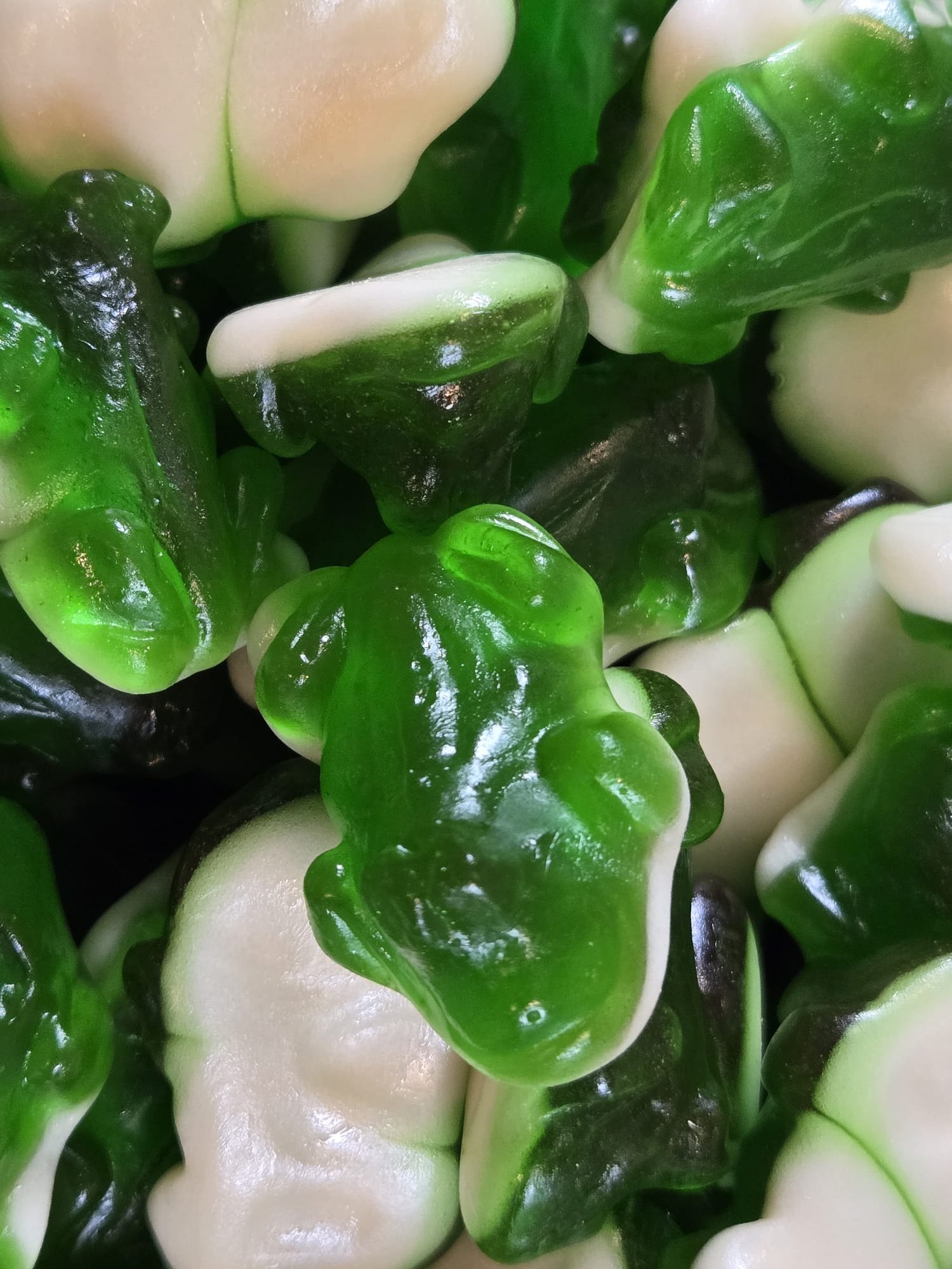 VD Gummi Giant Green Frogs.jpg